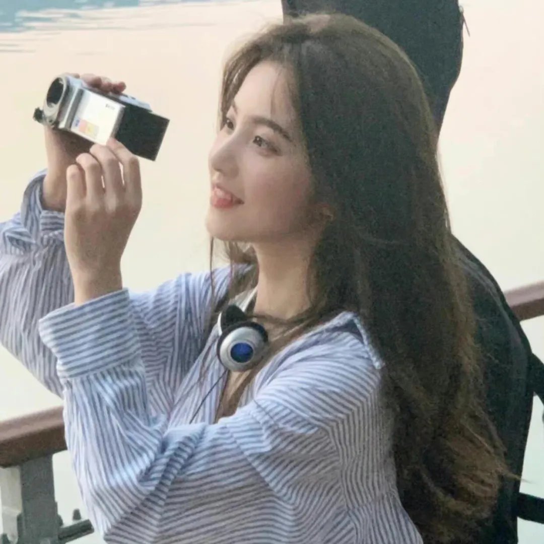 霜染海棠忆相逢