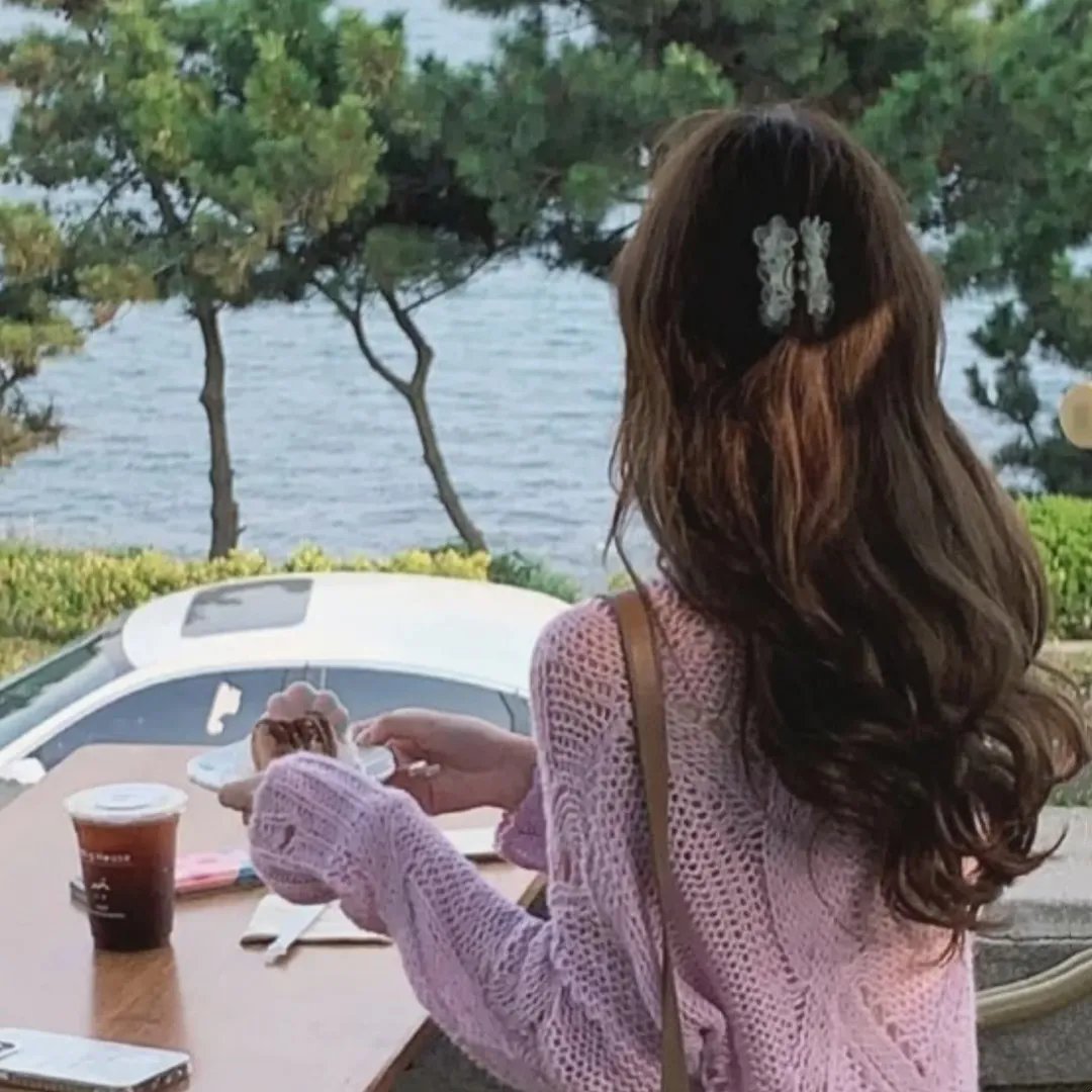 禁足少女罗曼史 封面
